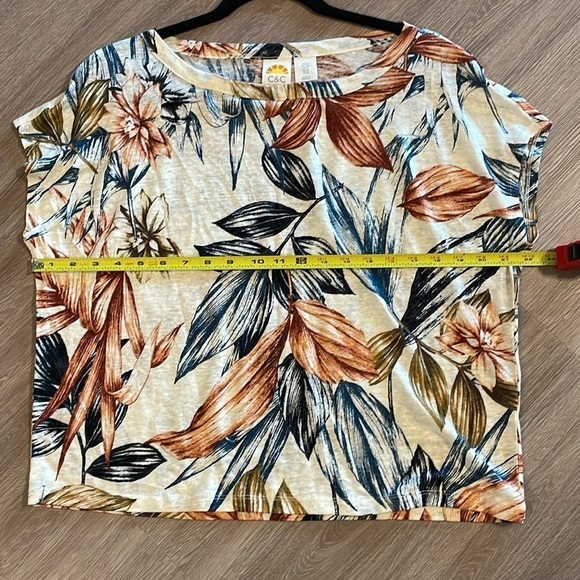 C & C California Women’s Knit Top Cream & Blue 100% Linen Floral Coastal Grandma - Picture 8 of 11